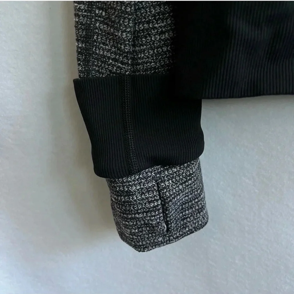 EUC Lululemon Be Present Jacket Coco Pique Black Size 8 Thumbholes Zip Closure